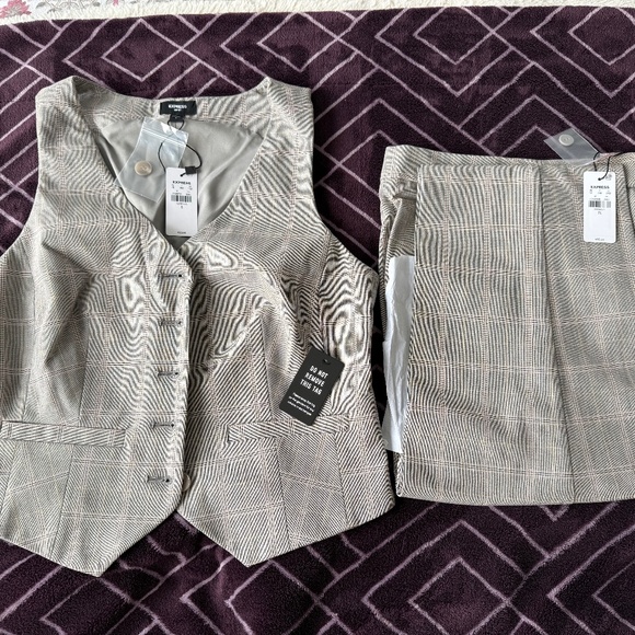 Express brand women’s vest - Picture 3 of 3